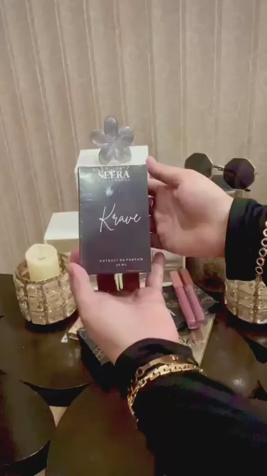 Customer unboxing Krave